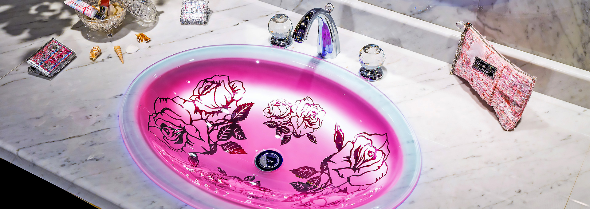 スラヴィアクリスタル：ロザンナ：高級洗面ボウル：高級洗面器：手洗い器：おしゃれ：美しい：ピンク：バラ：