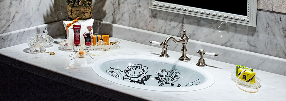 スラヴィアクリスタル：ロザンナ：高級洗面ボウル：高級洗面器：手洗い器：おしゃれ：美しい：ピンク：バラ：