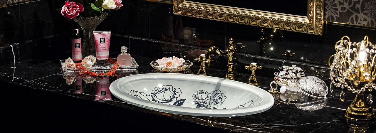 スラヴィアクリスタル：ロザンナ：高級洗面ボウル：高級洗面器：手洗い器：おしゃれ：美しい：ピンク：バラ：