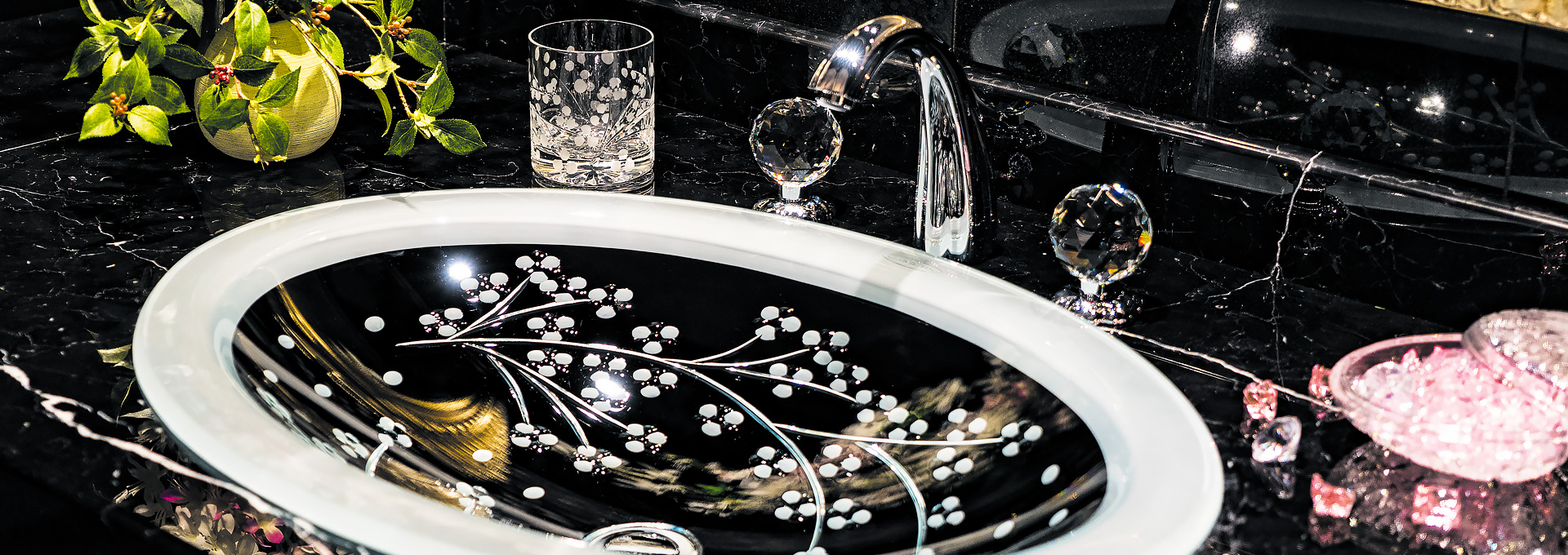 スラヴィアクリスタル：サクラ洗面ボウル：洗面器：手洗い器：手洗いボウル：最高級：美しい：おしゃれ：豪華：