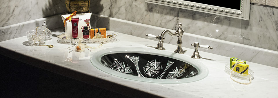 スラヴィアクリスタル：ヴィエラ洗面ボウル：洗面器：手洗い器：手洗いボウル：最高級：美しい：おしゃれ：豪華：